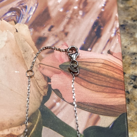 Dainty “Love” bracelet - Picture 5 of 12